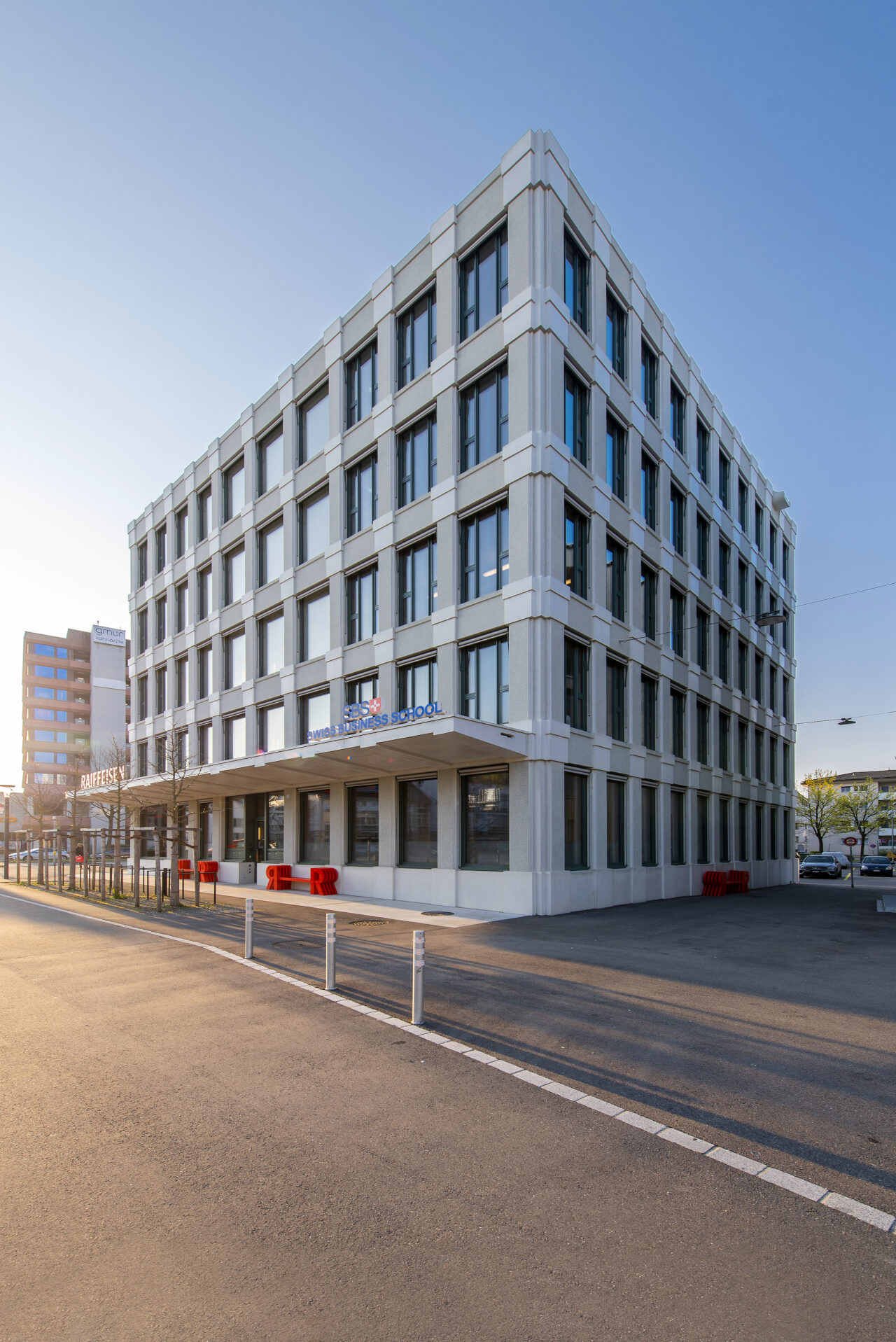 SBS Swiss Business School - International School Parent