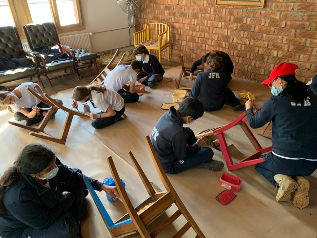The Classroom Without Walls: Exploring Outdoor Learning Through Technology